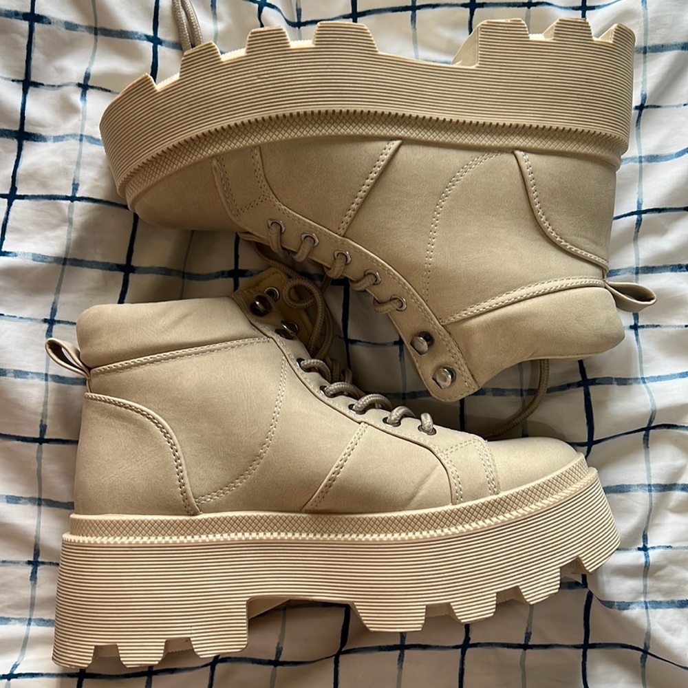 Beige forever 21 boots